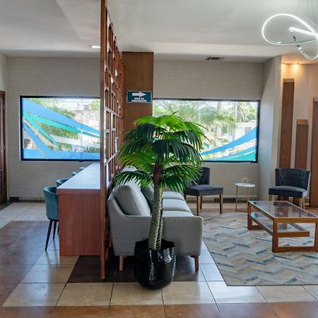 סיודד מדרו Hotel Tres Soles מראה חיצוני תמונה