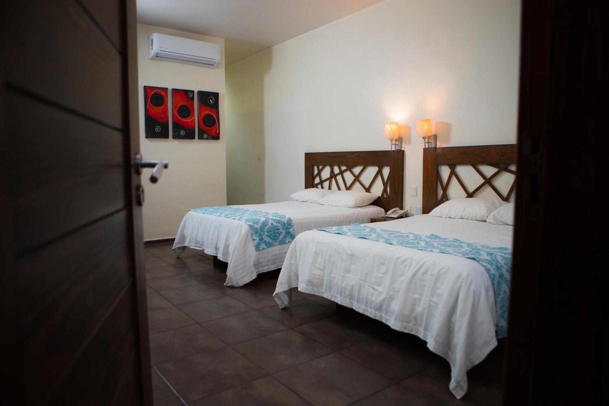 סיודד מדרו Hotel Tres Soles מראה חיצוני תמונה