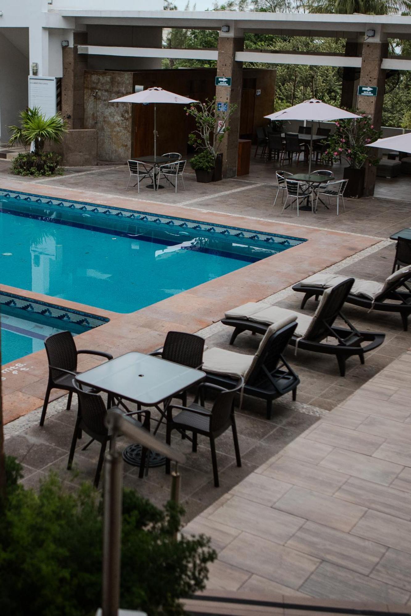 סיודד מדרו Hotel Tres Soles מראה חיצוני תמונה