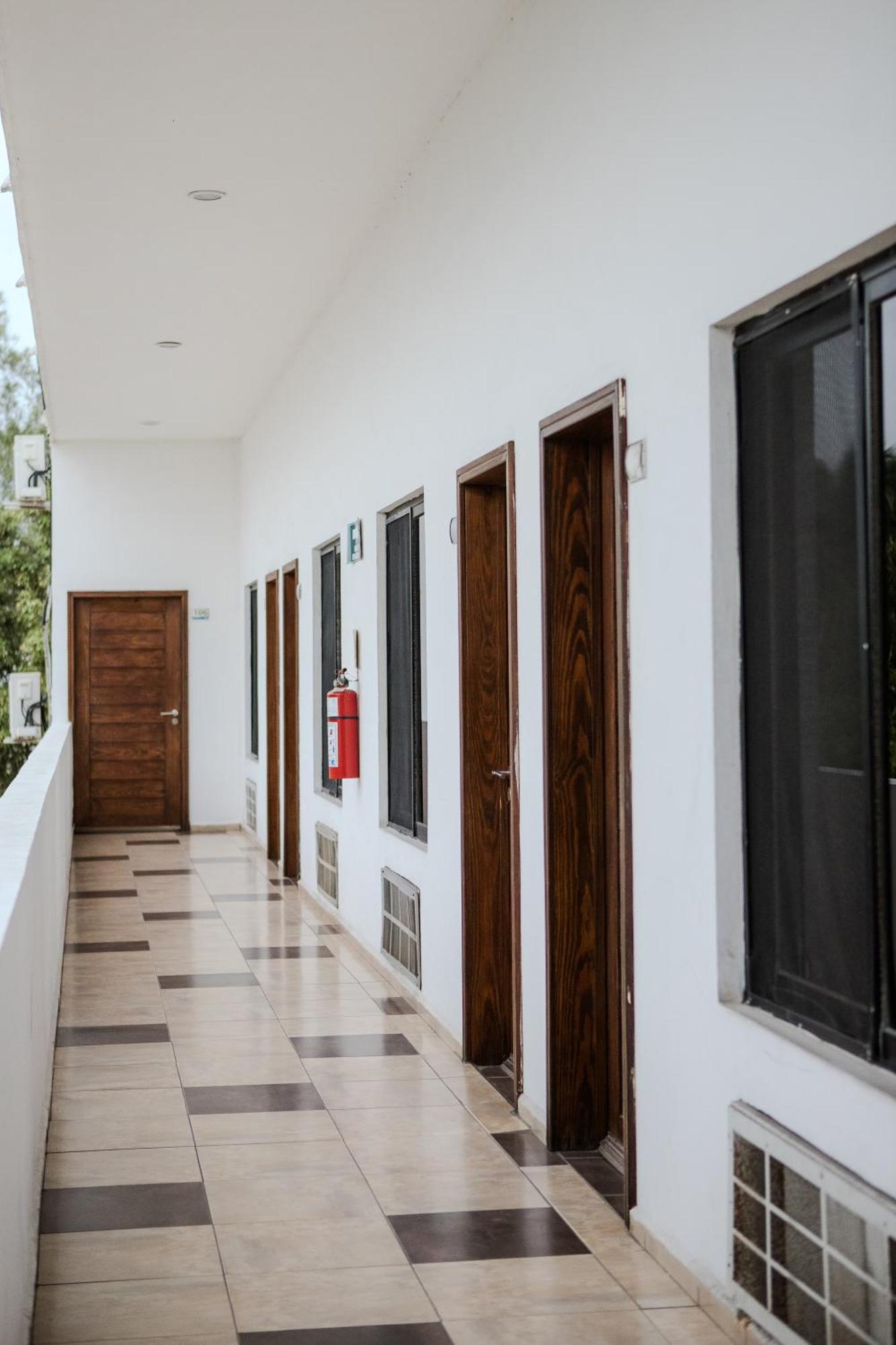 סיודד מדרו Hotel Tres Soles מראה חיצוני תמונה
