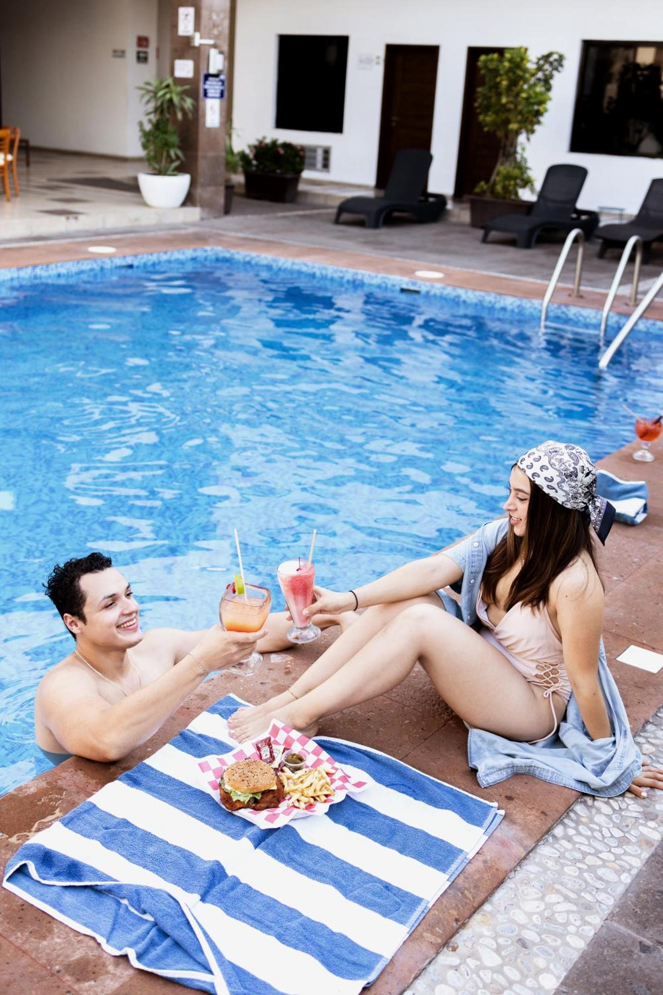 סיודד מדרו Hotel Tres Soles מראה חיצוני תמונה