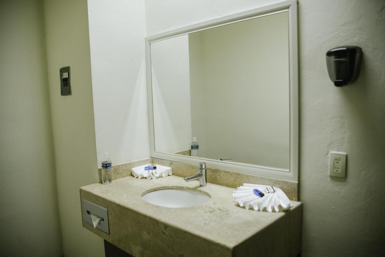 סיודד מדרו Hotel Tres Soles מראה חיצוני תמונה